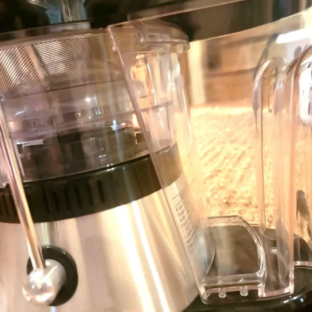 Centrifugal Fusion Juicer MINT! Stainless steel includes Manual CD Recipe book